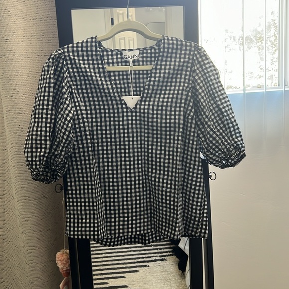 NWT - Ganni - Seersucker Check Blouse - Black
Size: US 8/10 - Picture 2 of 4